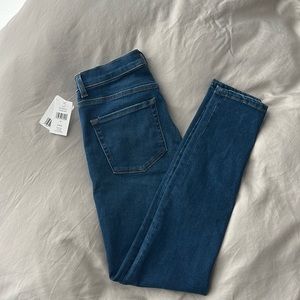 Brand New, Tags still on, Never worn pair of Current/Elliott Jeans. Size 26.